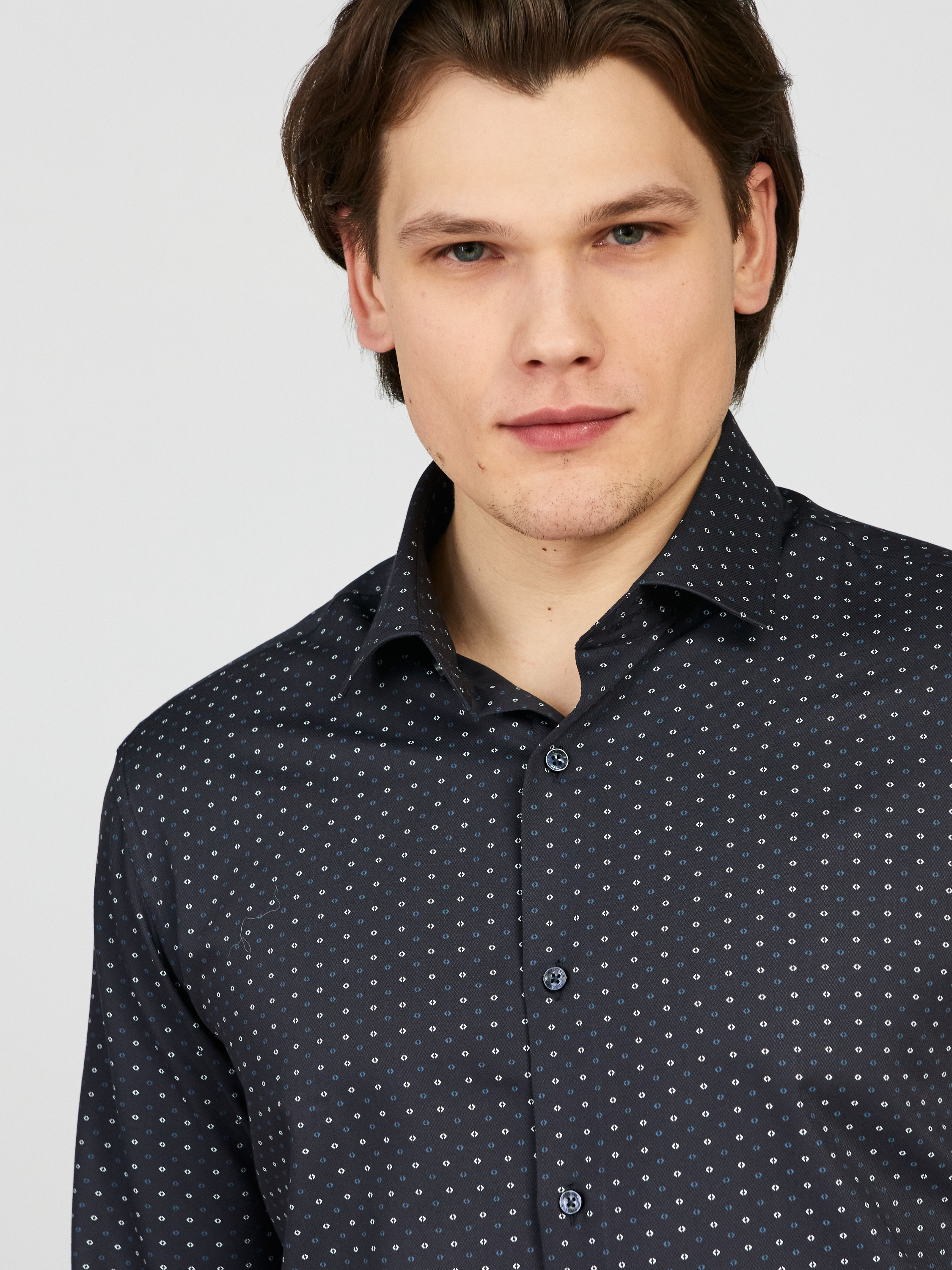 Тёмно-синяя рубашка с принтом